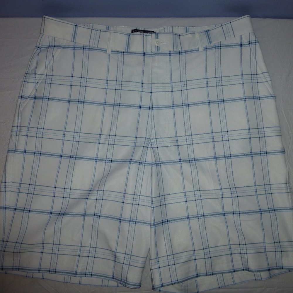 Men's Kirkland Signature White Blue Plaid Golf Shorts Size 36 NWOT